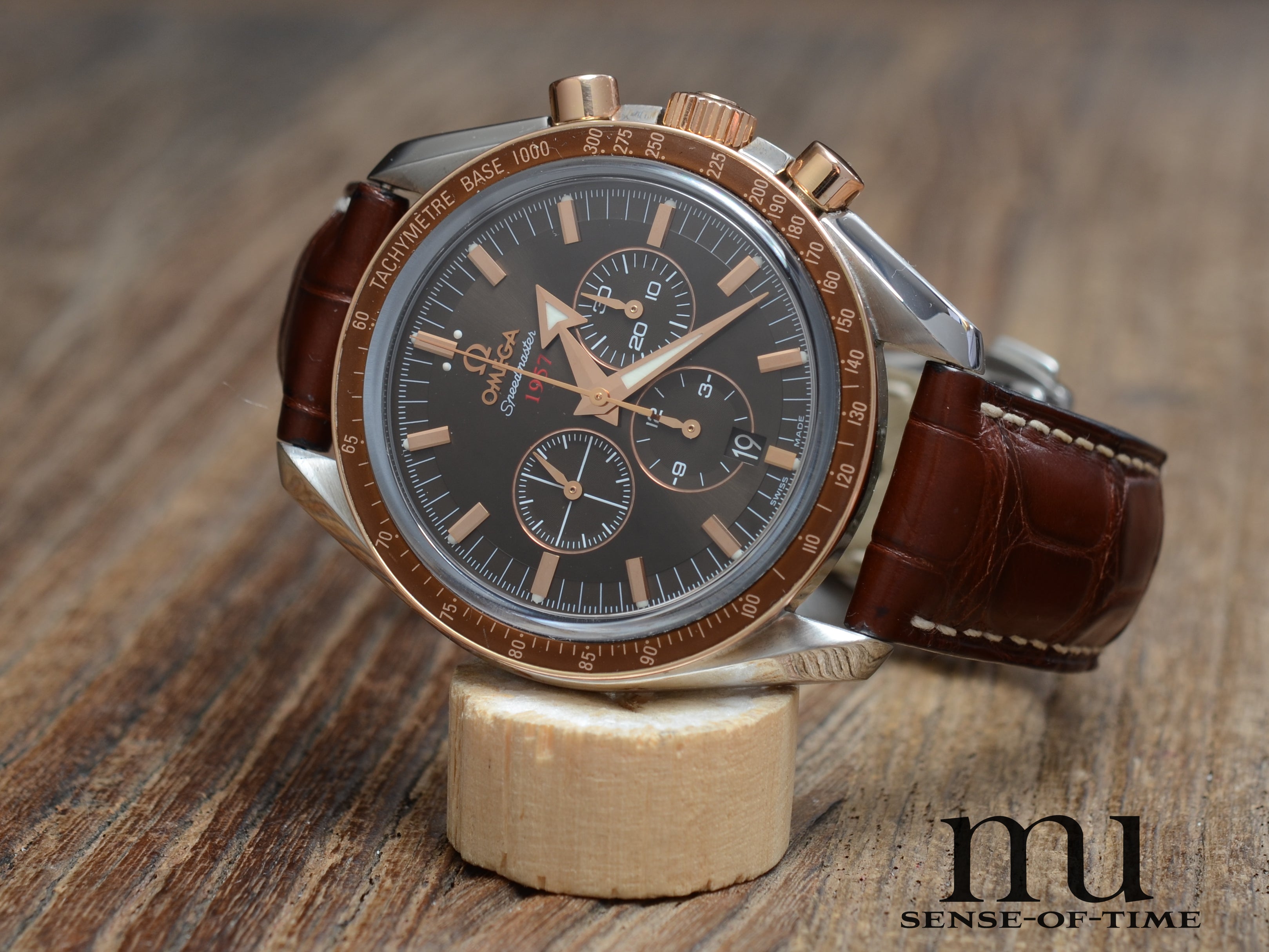 Omega Speedmaster 1957 Stahl/Gold Broad Arrow Co-Axial, Ref.: 321.93.42.50.13.001