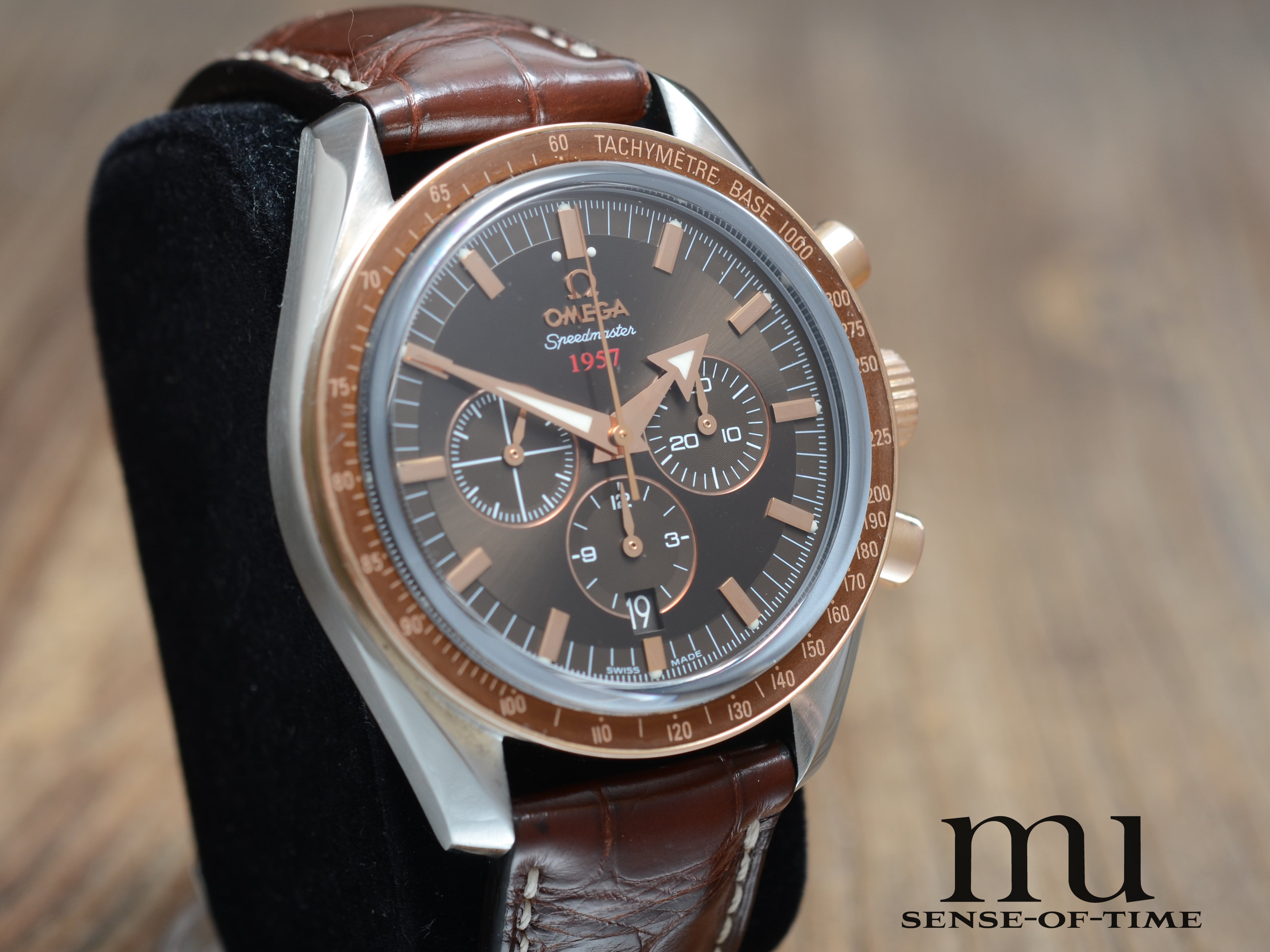 Omega Speedmaster 1957 Stahl/Gold Broad Arrow Co-Axial, Ref.: 321.93.42.50.13.001