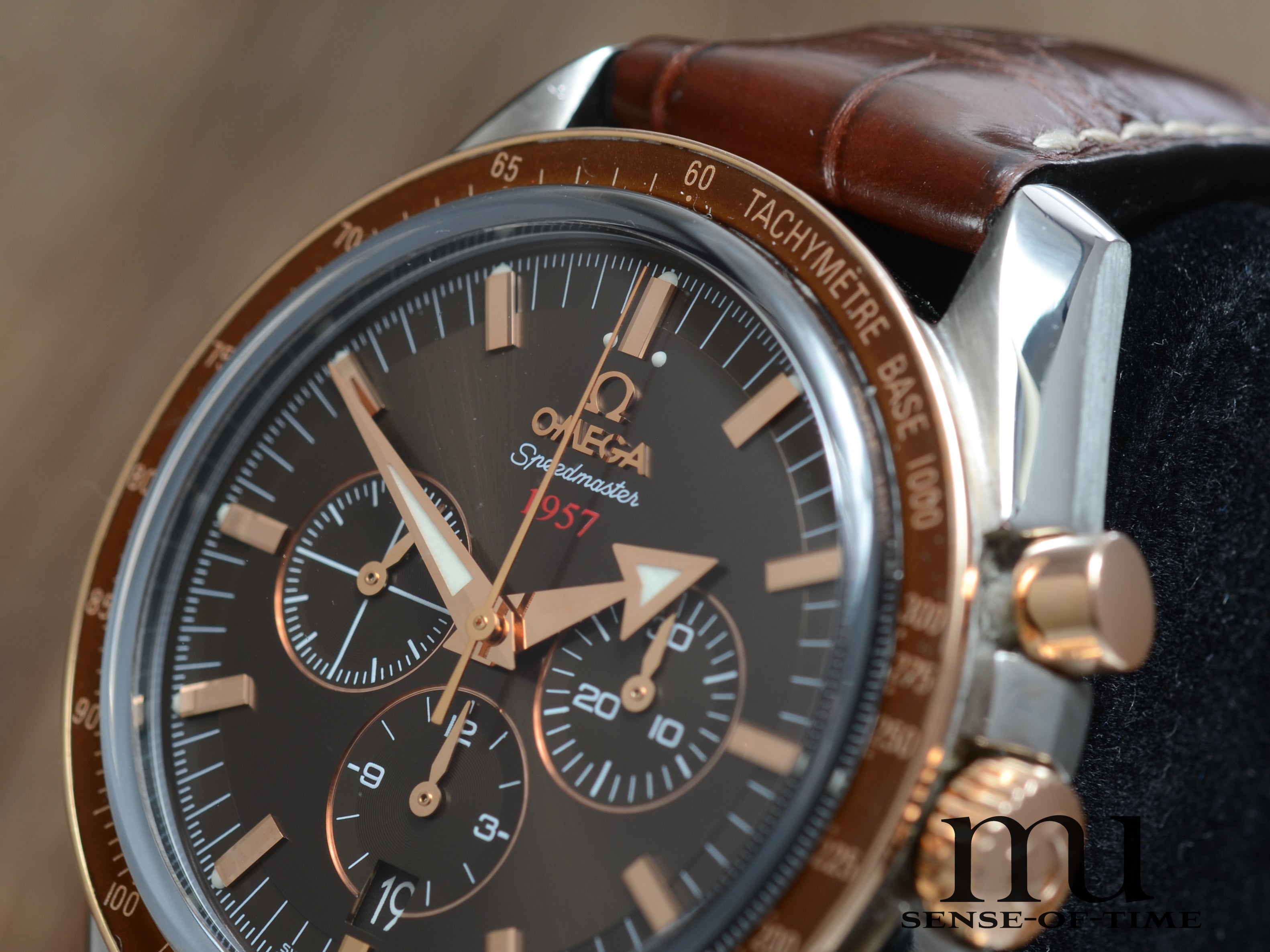 Omega Speedmaster 1957 Stahl/Gold Broad Arrow Co-Axial, Ref.: 321.93.42.50.13.001