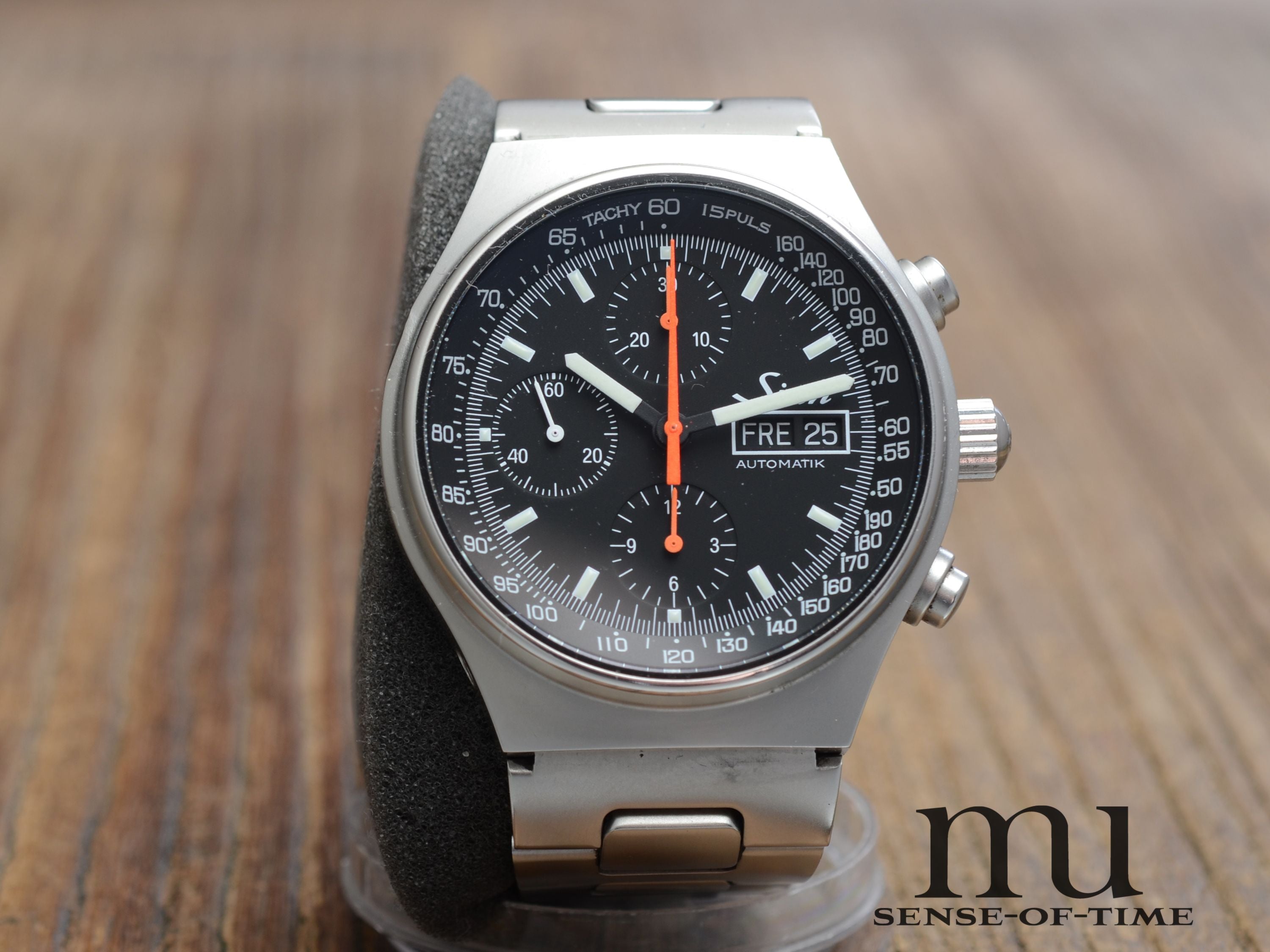 Sinn 144St Chronograph mit Sichtboden