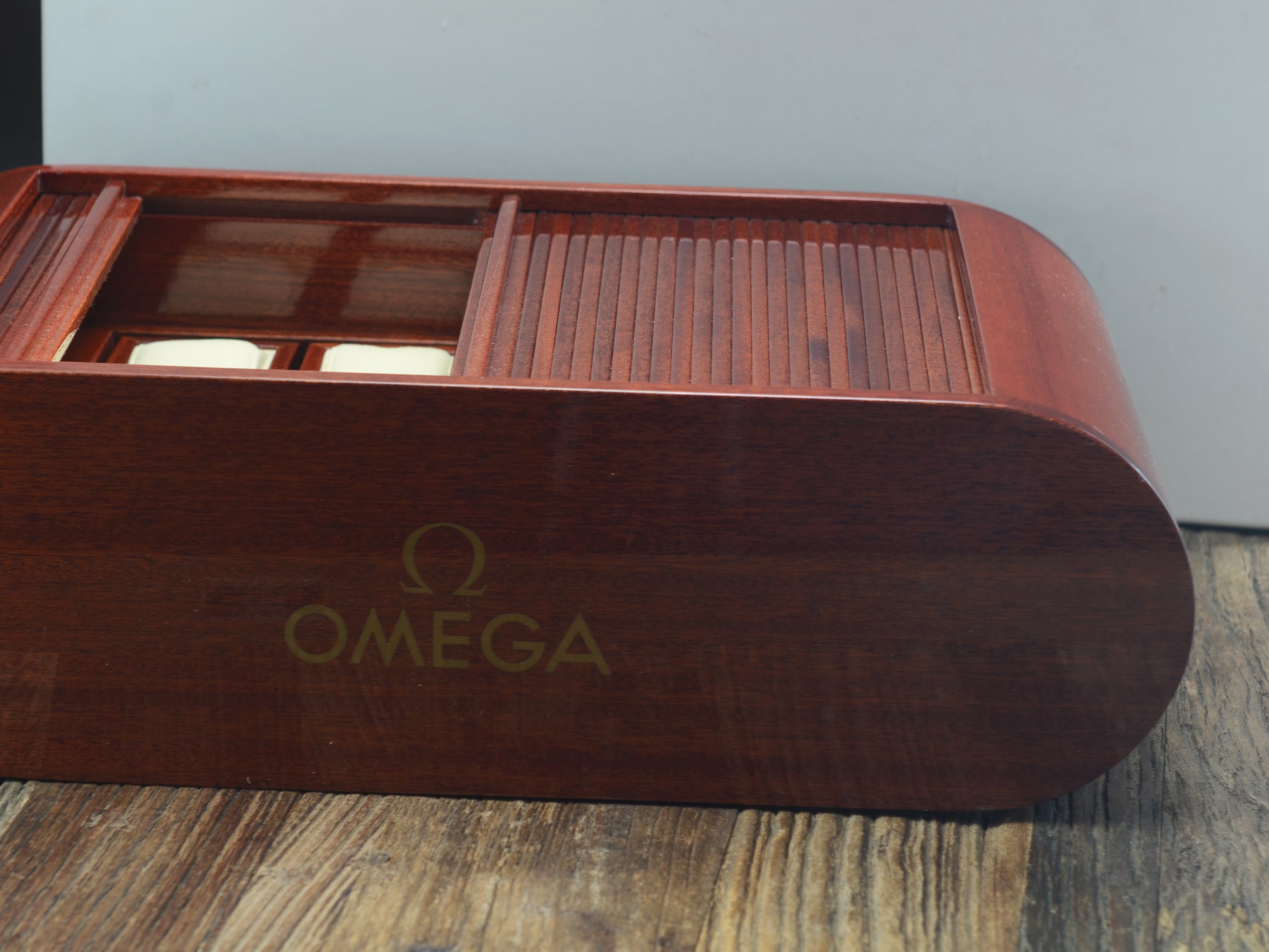 Zubehör: Omega Collector's Box Mahagoni für 8 Uhren